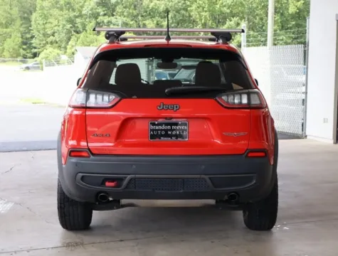 More photos of 2019 Jeep Cherokee Trailhawk at Brandon Reeves Auto World, NC