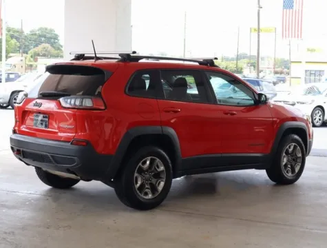 More photos of 2019 Jeep Cherokee Trailhawk at Brandon Reeves Auto World, NC