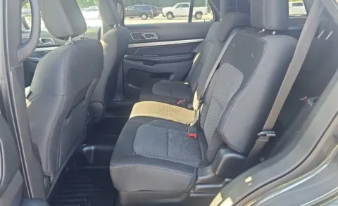 More photos of 2018 Ford Explorer XLT at Brandon Reeves Auto World, NC