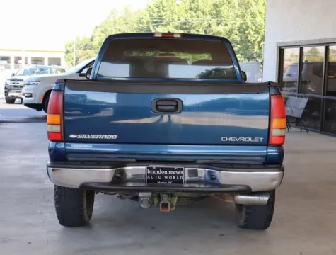 More photos of 2002 Chevrolet Silverado 2500HD LS at Brandon Reeves Auto World, NC