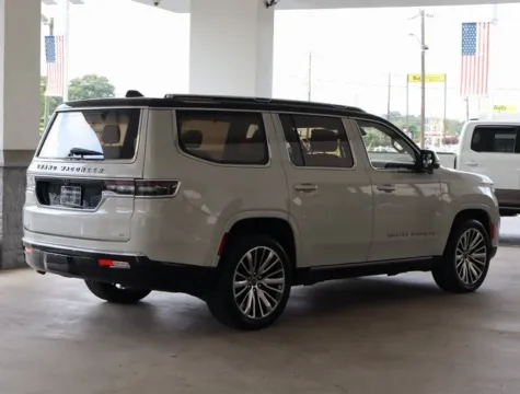More photos of 2022 Jeep Grand Wagoneer Series III at Brandon Reeves Auto World, NC