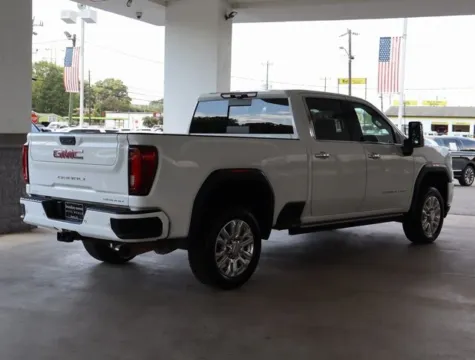 More photos of 2021 GMC Sierra 2500HD Denali at Brandon Reeves Auto World, NC
