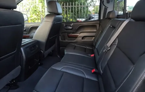 More photos of 2018 GMC Sierra 1500 SLT at Brandon Reeves Auto World, NC