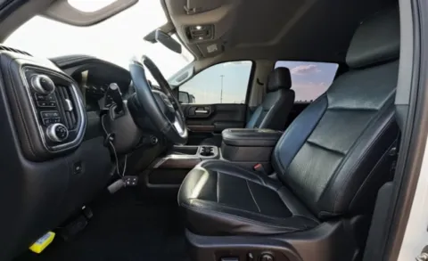 More photos of 2019 GMC Sierra 1500 SLT at Brandon Reeves Auto World, NC