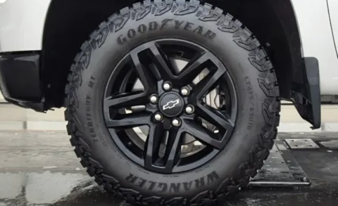 More photos of 2022 Chevrolet Silverado 1500 LT Trail Boss at Brandon Reeves Auto World, NC