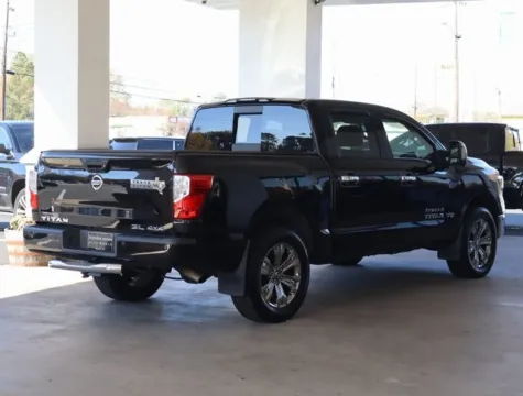 More photos of 2018 Nissan Titan SL at Brandon Reeves Auto World, NC