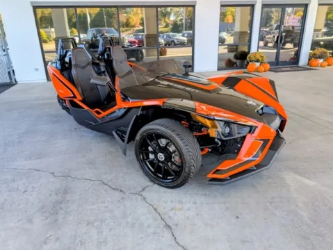 More photos of 2017 Polaris SLINGSHOT SLR at Brandon Reeves Auto World, NC
