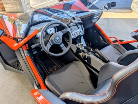 More photos of 2017 Polaris SLINGSHOT SLR at Brandon Reeves Auto World, NC