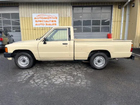 More photos of 1986 Toyota Pickup 22R Pickup 2WD at Automotive Specialties Auto Sales, WA