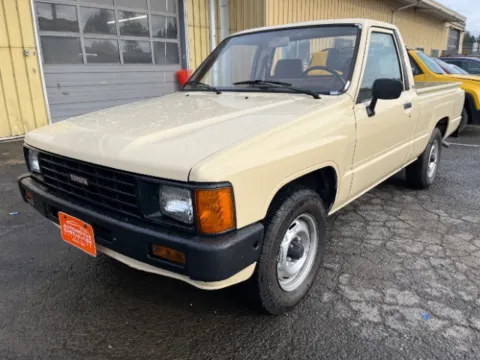 More photos of 1986 Toyota Pickup 22R Pickup 2WD at Automotive Specialties Auto Sales, WA