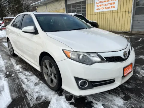 White 2014 Toyota Camry SE Sedan FWD for sale in Spokane, WA