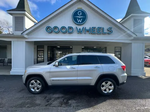 Silver 2013 Jeep Grand Cherokee Limited Sport Utility 4D for sale in Liverpool, OH