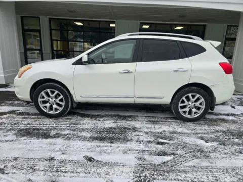 Photos of 2011 Nissan Rogue SV Sport Utility 4D for sale in Liverpool, OH at Good Wheels