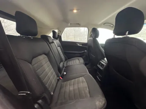 More photos of 2017 Ford Edge SEL Sport Utility 4D at Good Wheels, OH