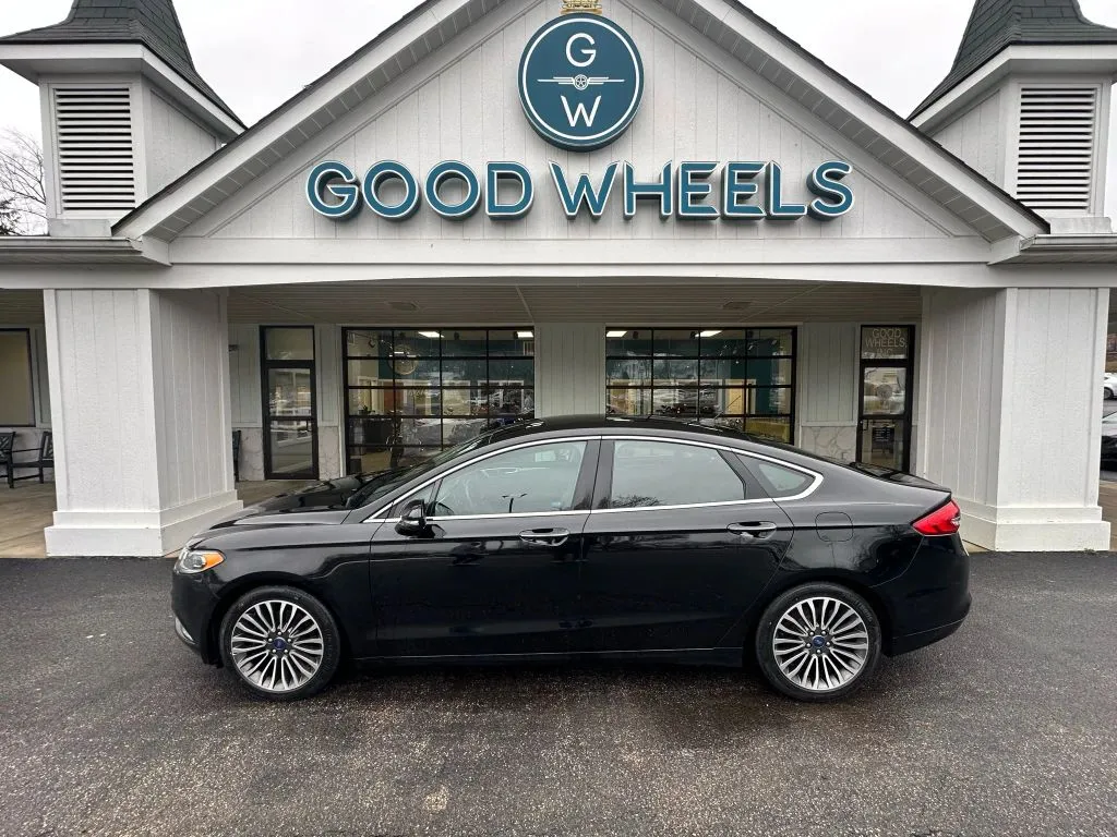 2017 Ford Fusion SE's photo