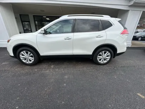 Photos of 2016 Nissan Rogue SV Sport Utility 4D for sale in Liverpool, OH at Good Wheels