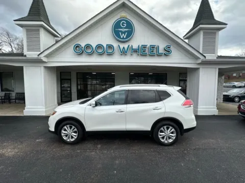 White 2016 Nissan Rogue SV Sport Utility 4D for sale in Liverpool, OH