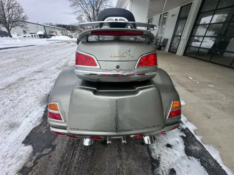 More photos of 2002 HONDA MC GOLDWING at Good Wheels, OH