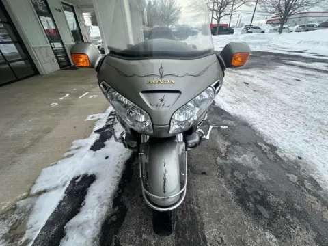 More photos of 2002 HONDA MC GOLDWING at Good Wheels, OH