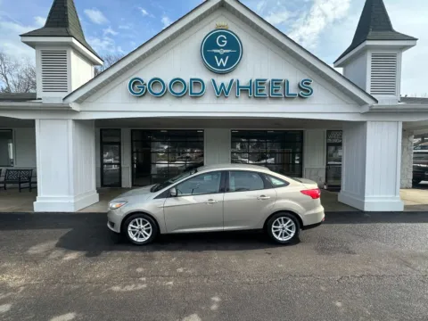 Gray 2016 Ford Focus SE Sedan 4D for sale in Liverpool, OH