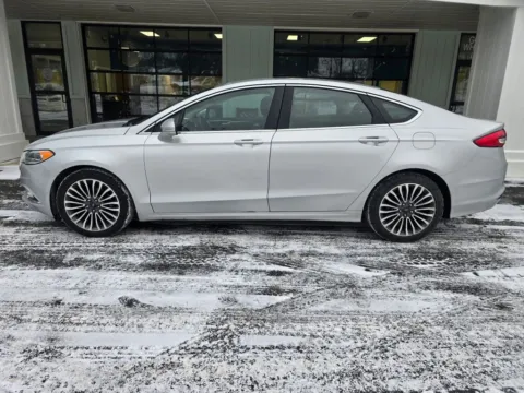 Photos of 2017 Ford Fusion SE Sedan 4D for sale in Liverpool, OH at Good Wheels