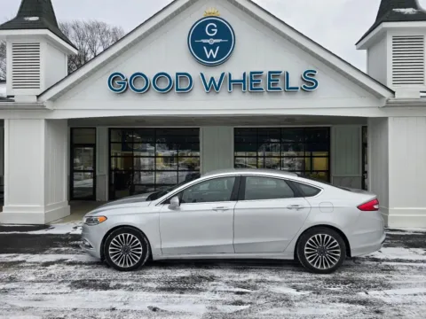 Silver 2017 Ford Fusion SE Sedan 4D for sale in Liverpool, OH