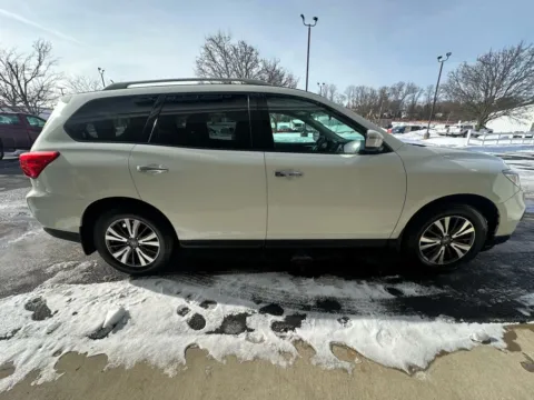 More photos of 2017 Nissan Pathfinder S Sport Utility 4D at Good Wheels, OH