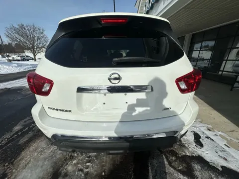 More photos of 2017 Nissan Pathfinder S Sport Utility 4D at Good Wheels, OH