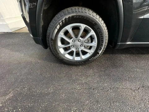 More photos of 2015 Jeep Grand Cherokee Limited Sport Utility 4D at Good Wheels, OH