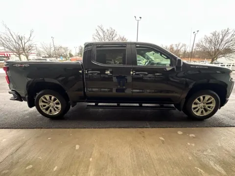 More photos of 2020 Chevrolet Silverado 1500 Crew Cab Custom Pickup 4D 5 3/4 ft at Good Wheels, OH