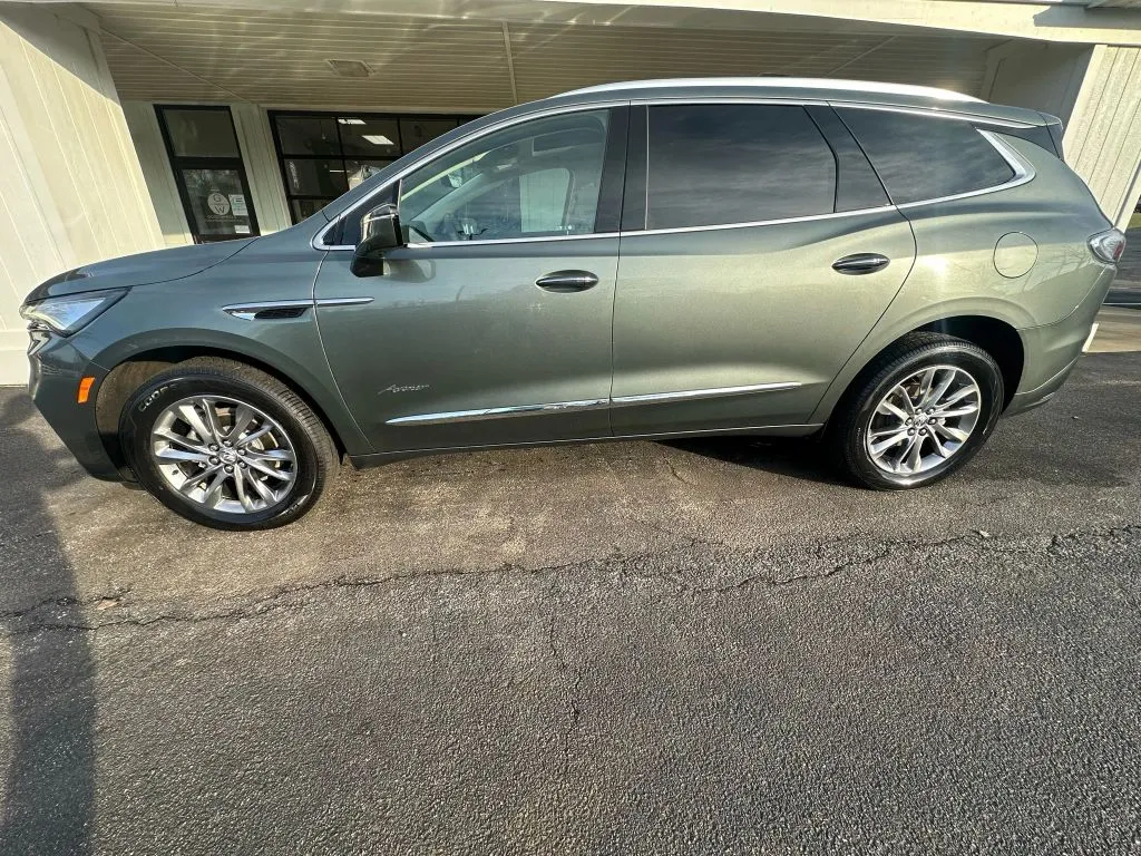 Green 2023 Buick Enclave Avenir Sport Utility 4D for sale in Liverpool, OH