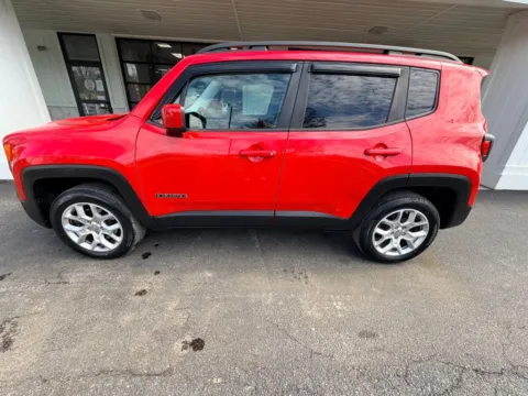 Photos of 2016 Jeep Renegade Latitude Sport Utility 4D for sale in Liverpool, OH at Good Wheels