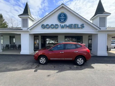 Red 2014 Nissan Rogue Select S Sport Utility 4D for sale in Liverpool, OH