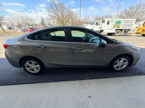 More photos of 2017 Chevrolet Cruze LT Sedan 4D at Good Wheels, OH