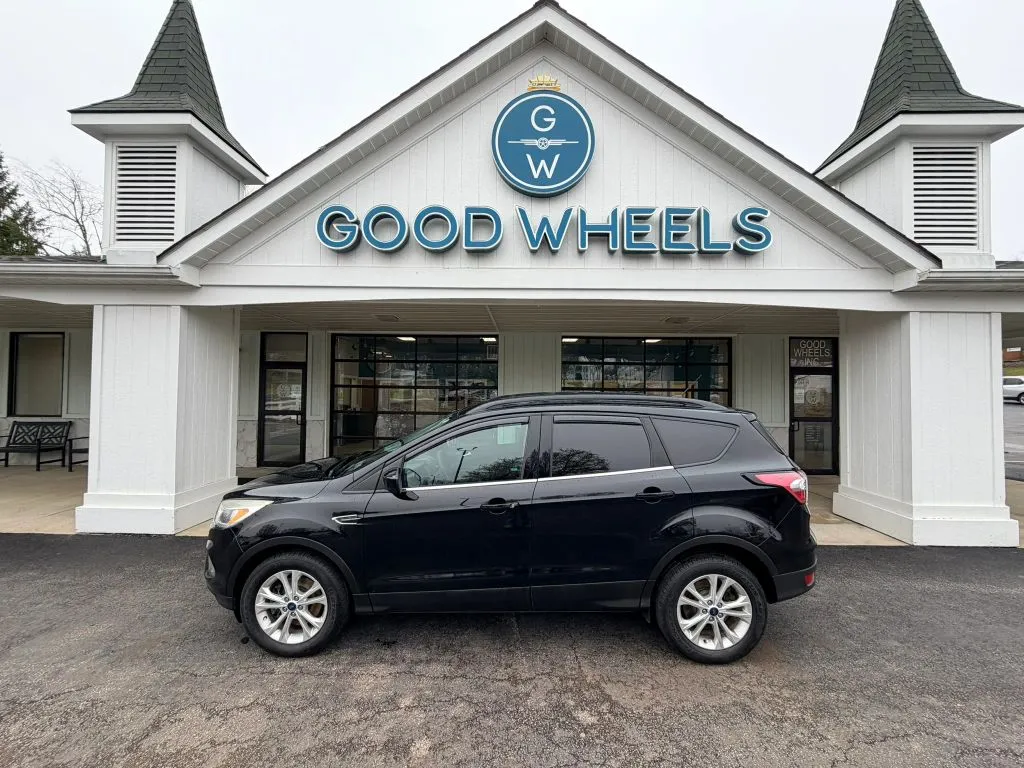 Black 2018 Ford Escape SE Sport Utility 4D for sale in Liverpool, OH