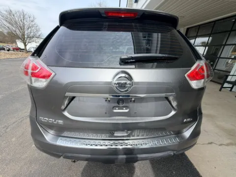 More photos of 2015 Nissan Rogue S Sport Utility 4D at Good Wheels, OH