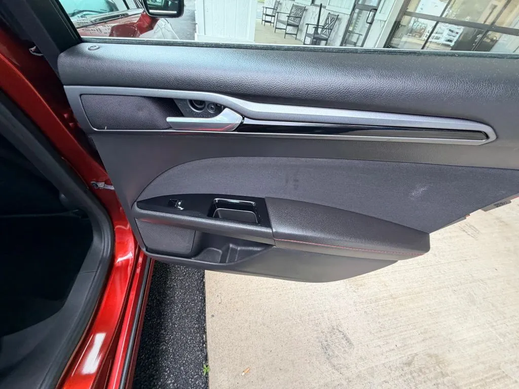 Ford Fusion photo 7