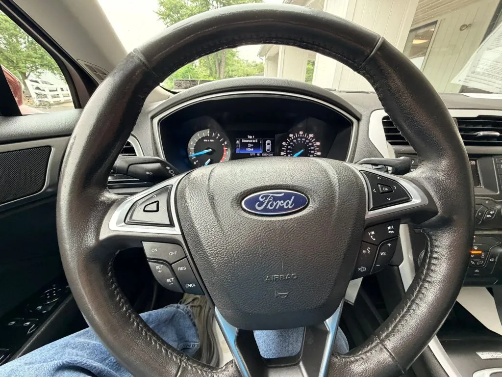 Ford Fusion photo 15