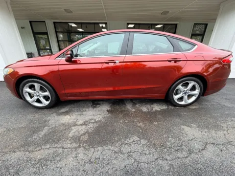 Photos of 2014 Ford Fusion SE Sedan 4D for sale in Liverpool, OH at Good Wheels