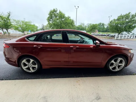 More photos of 2014 Ford Fusion SE Sedan 4D at Good Wheels, OH
