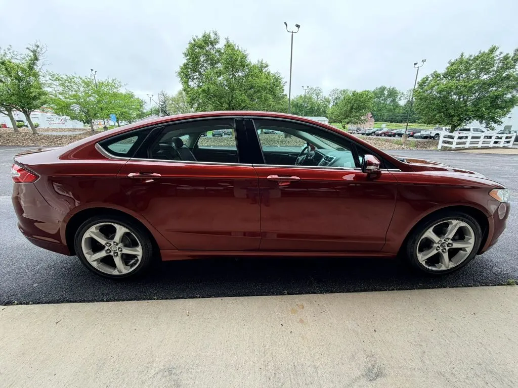 Ford Fusion photo 4