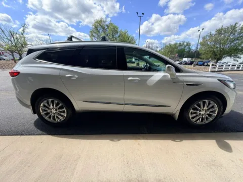 More photos of 2018 Buick Enclave Essence Sport Utility 4D at Good Wheels, OH