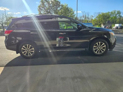 More photos of 2016 Nissan Pathfinder S Sport Utility 4D at Good Wheels, OH