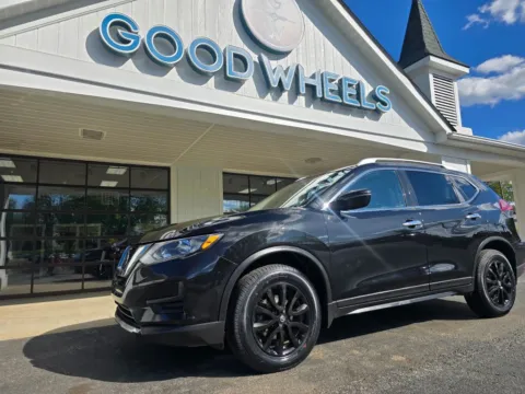 Another view of 2018 Nissan Rogue SV Sport Utility 4D for sale in Liverpool, OH at Good Wheels