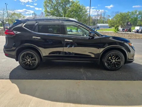 More photos of 2018 Nissan Rogue SV Sport Utility 4D at Good Wheels, OH