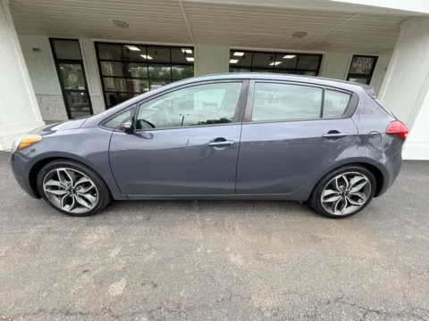 Photos of 2016 Kia Forte5 LX Hatchback 4D for sale in Liverpool, OH at Good Wheels