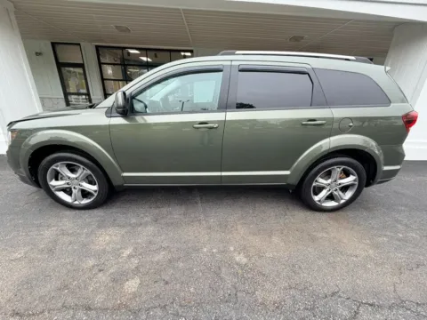 Photos of 2017 Dodge Journey Crossroad Sport Utility 4D for sale in Liverpool, OH at Good Wheels