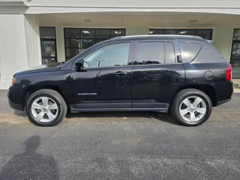 Photos of 2017 Jeep Compass Latitude Sport Utility 4D for sale in Liverpool, OH at Good Wheels