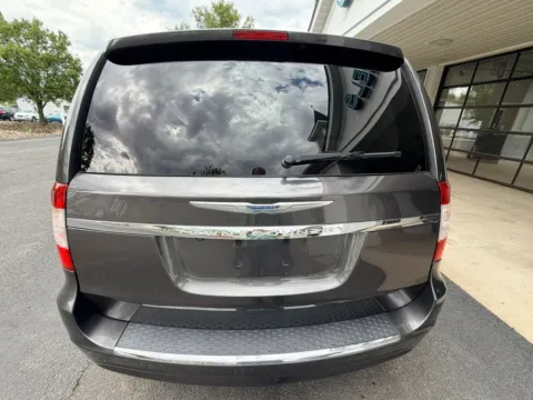 More photos of 2015 Chrysler Town & Country Touring Minivan 4D at Good Wheels, OH