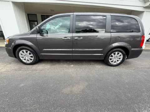 Photos of 2015 Chrysler Town & Country Touring Minivan 4D for sale in Liverpool, OH at Good Wheels